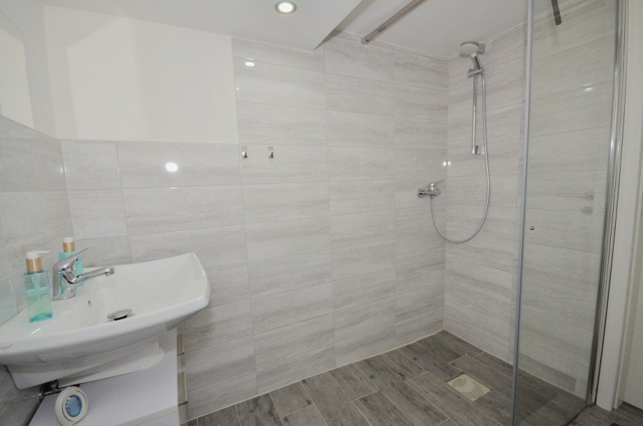 Badezimmer KG Reihenmittelhaus Neu-Isenburg