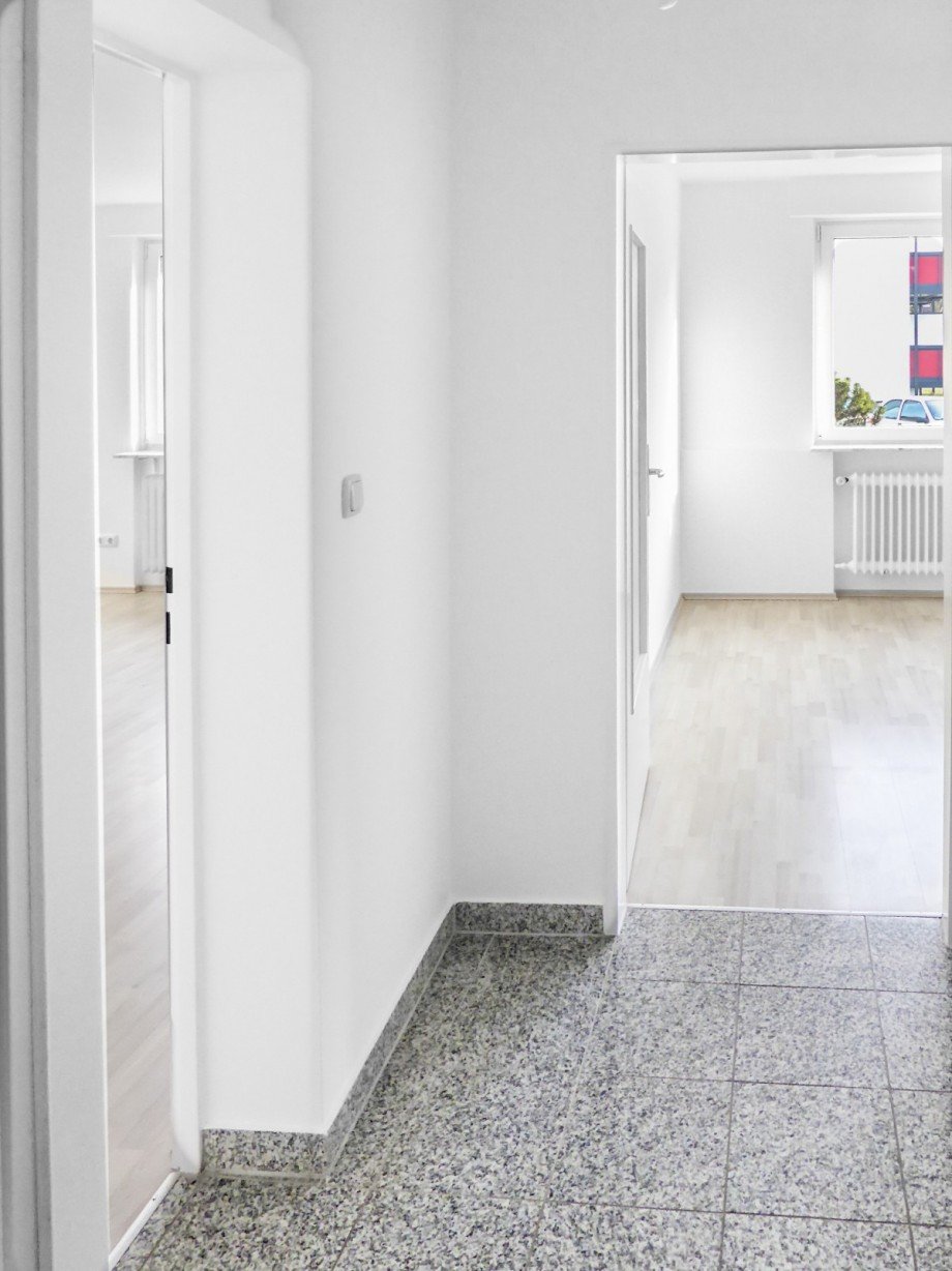 Flur EG Mehrfamilienhaus Neu-Isenburg