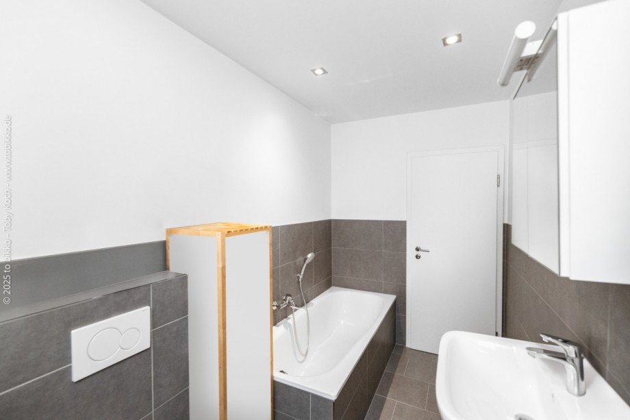 Badezimmer Erdgeschoss Zweifamilienhaus M�hlheim am Main