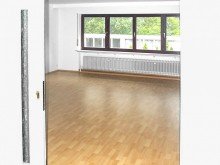 Wohnzimmer - OG Neu-Isenburg: Gewerbegrundst�ck mit Werkshalle, Wohnhaus und Garagen sowie attraktiven Bauoptionen