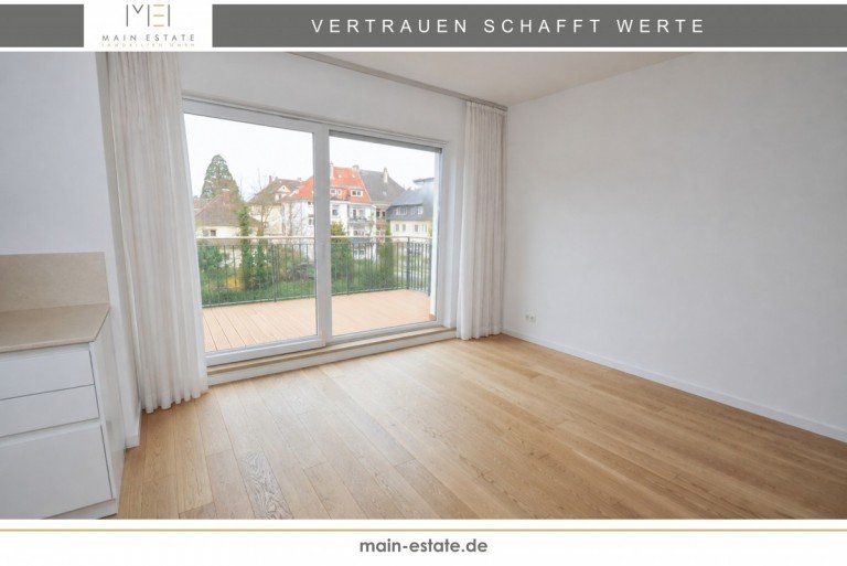 Wohnzimmer Neu-Isenburg Dachgeschosswohnung Stilvolle 3-Zimmer-Wohnung mit Balkon, Aufzug und viel Komfort