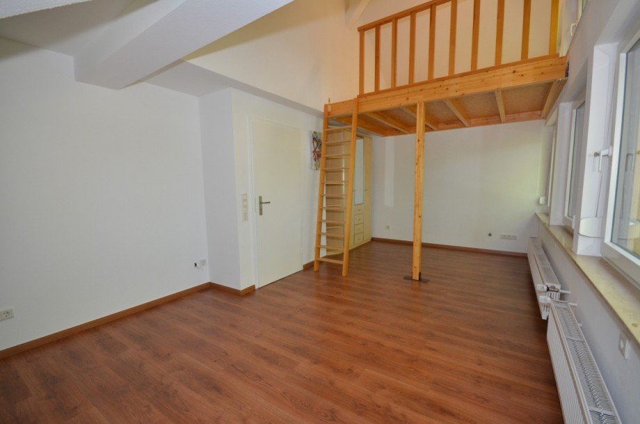 Schlafzimmer mit Hochbett (DG) Mehrfamilienhaus Neu-Isenburg