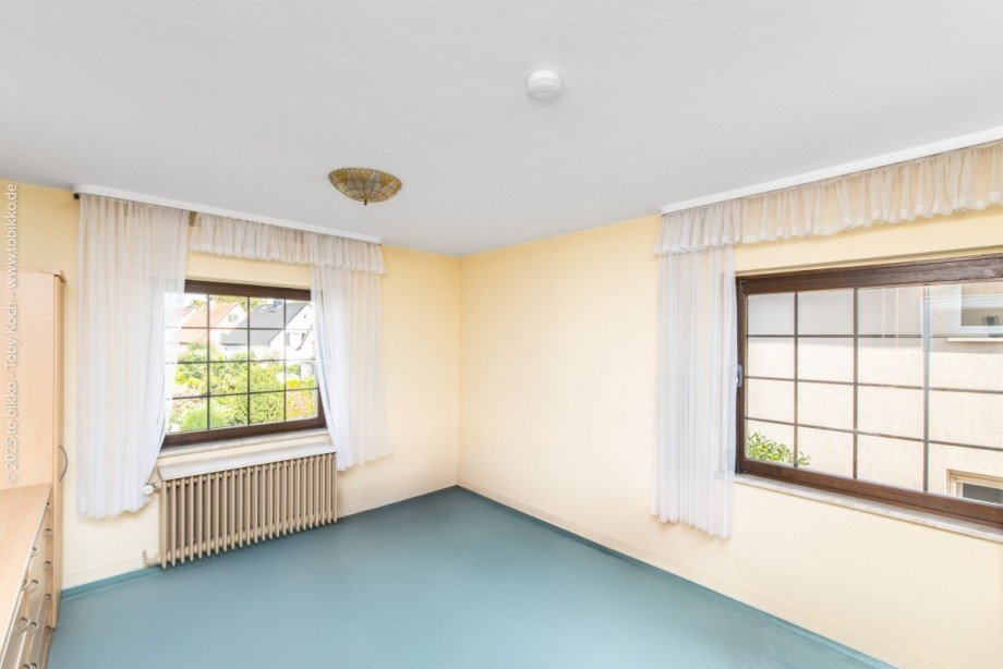 Schlafzimmer OG Mehrfamilienhaus Neu-Isenburg