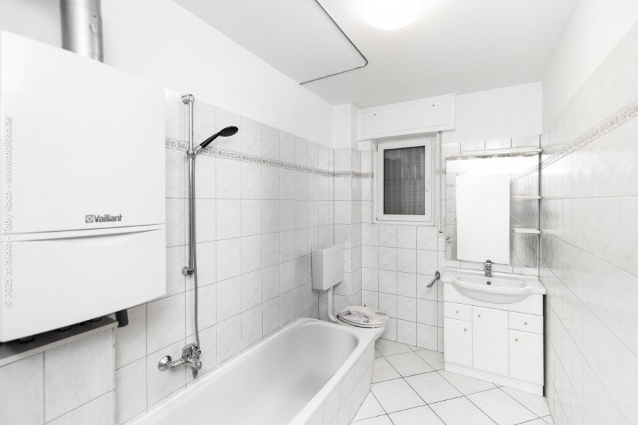Badezimmer EG Mehrfamilienhaus Langen (Hessen)