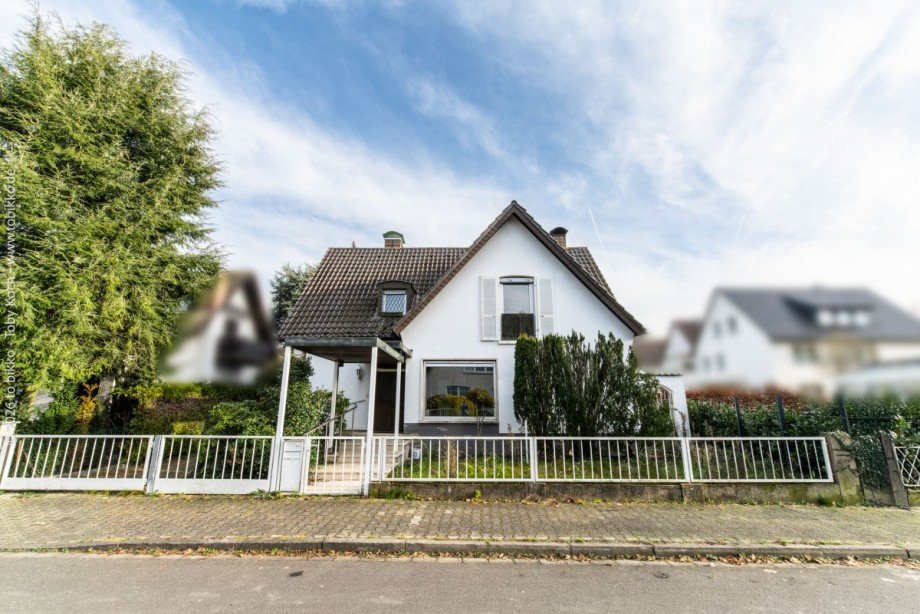 Stra�enansicht Einfamilienhaus Neu-Isenburg