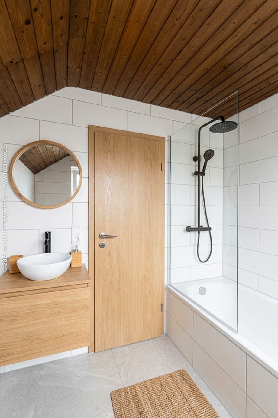 Badezimmer - DG - Virtual Staging Doppelhaush�lfte Neu-Isenburg