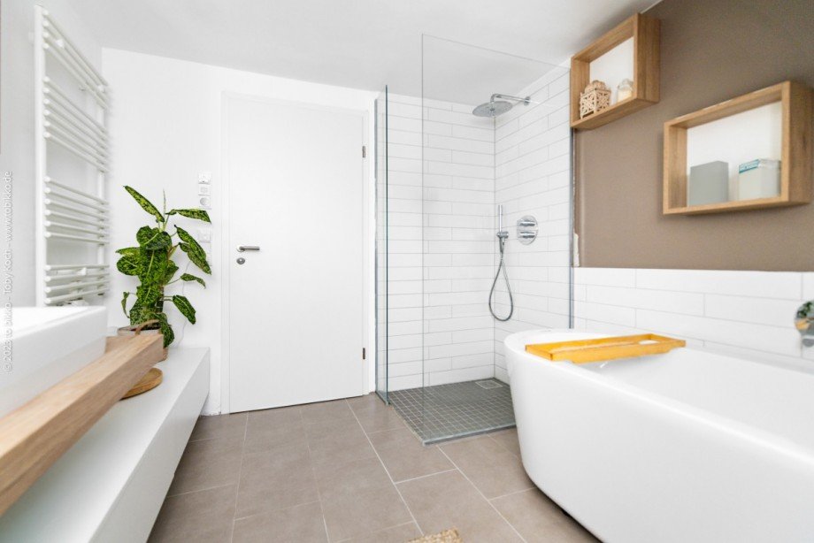 Badezimmer Bild 2 Doppelhaush�lfte Neu-Isenburg