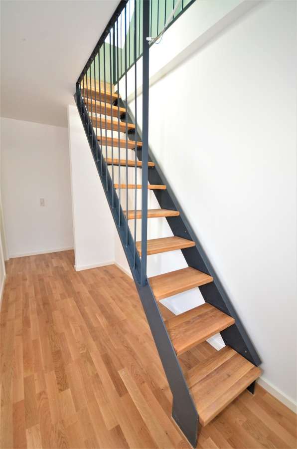 Beispiel Treppe DG Reihenhaus Neu-Isenburg