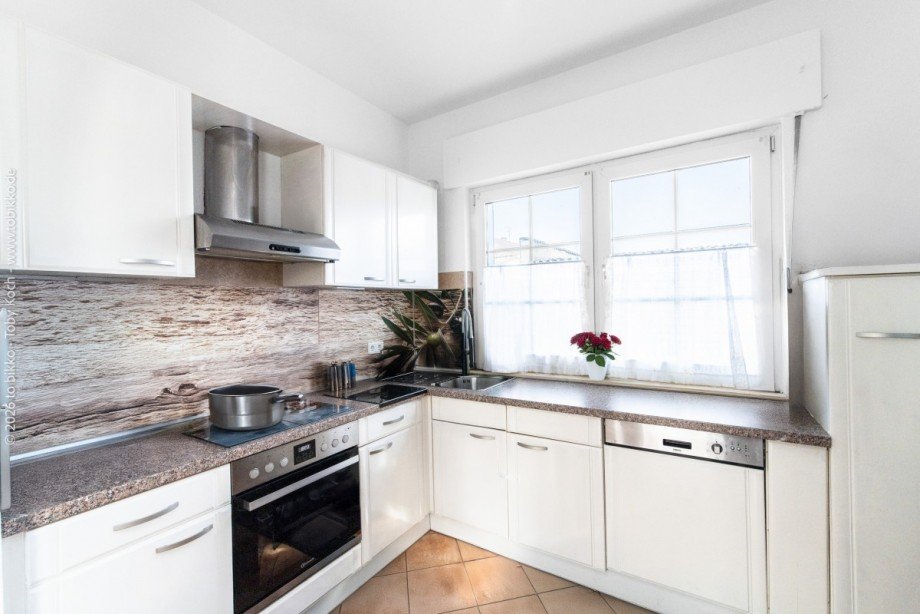 Vorderhaus - Wohnung EG K�che Mehrfamilienhaus Dreieich