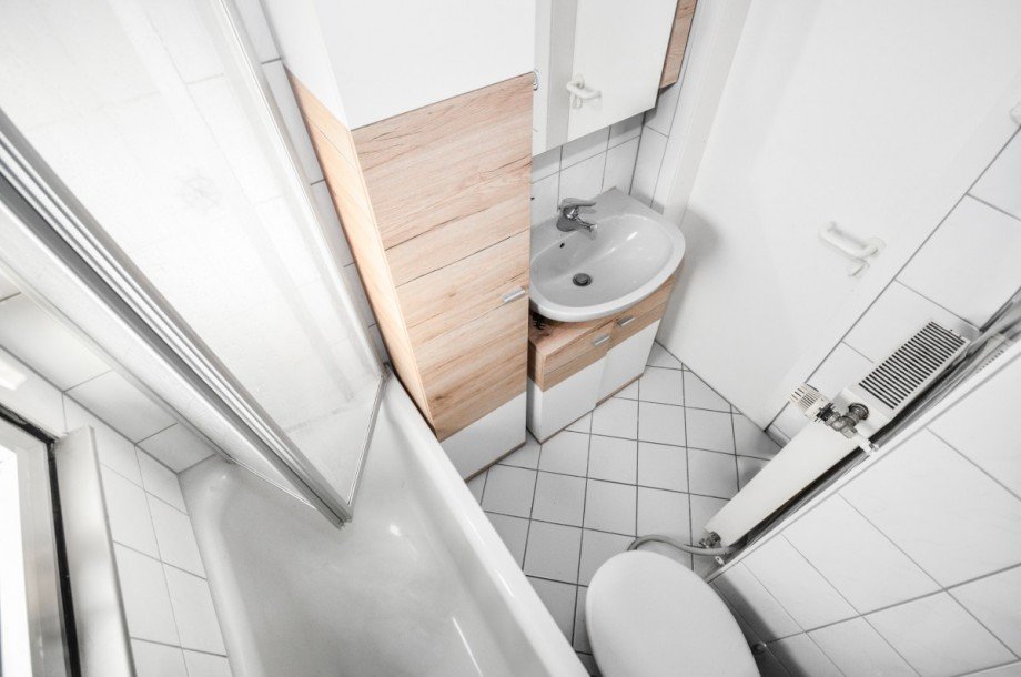 Badezimmer DG Mehrfamilienhaus Neu-Isenburg