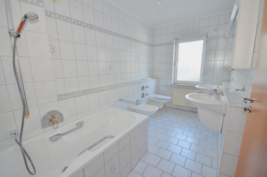 Badezimmer 1 Terrassenwohnung Neu-Isenburg