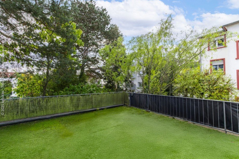 Dachterrasse Hinterhaus Mehrfamilienhaus Neu-Isenburg