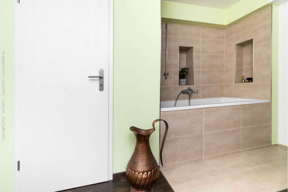 Badewanne EG - Hinterhaus Einfamilienhaus Neu-Isenburg