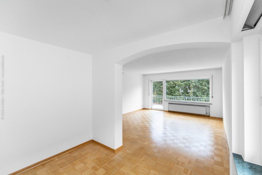 Wohn- und Esszimmer OG Mehrfamilienhaus Neu-Isenburg