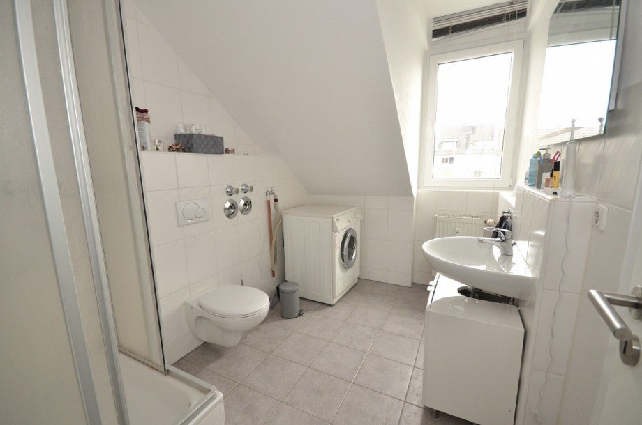 Badezimmer Dachgeschosswohnung Neu-Isenburg