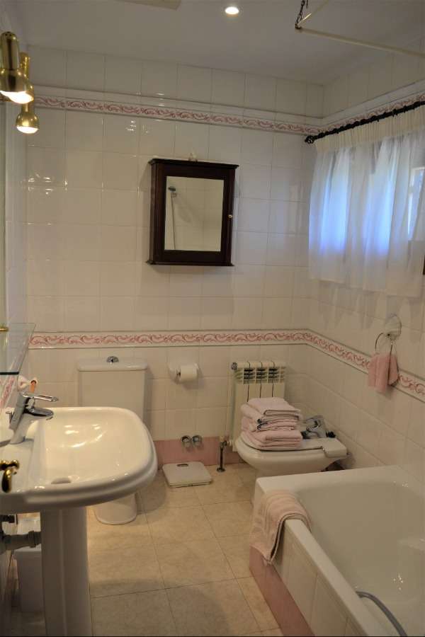 Badezimmer Einfamilienhaus Calvi�