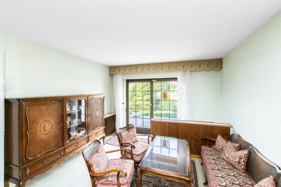 Wohnzimmer mit Terrassenzugang EG Einfamilienhaus Neu-Isenburg