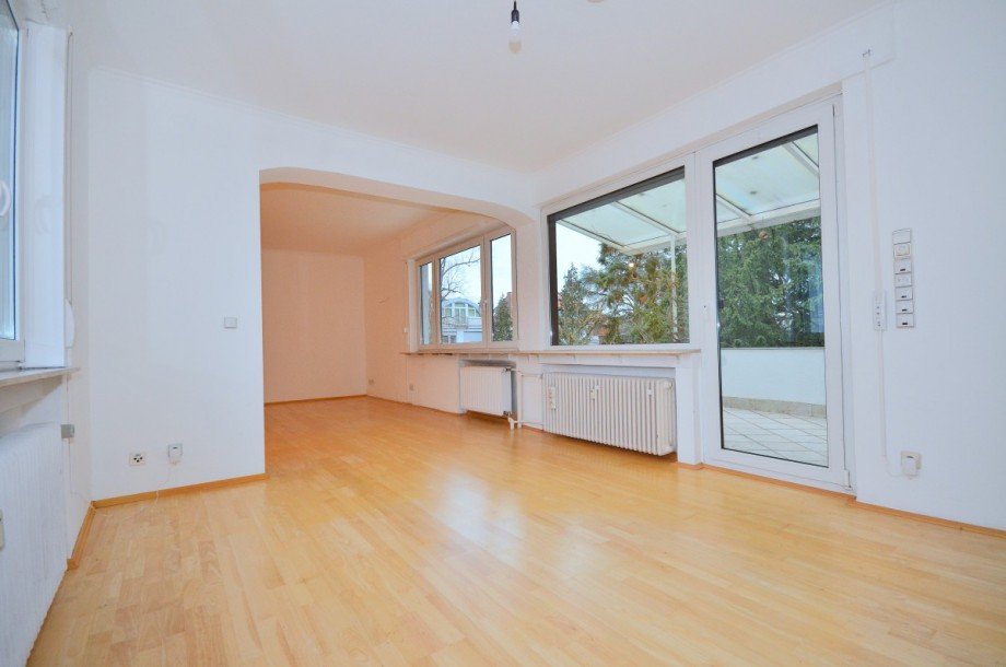 Wohn- und Esszimmer Etagenwohnung Neu-Isenburg