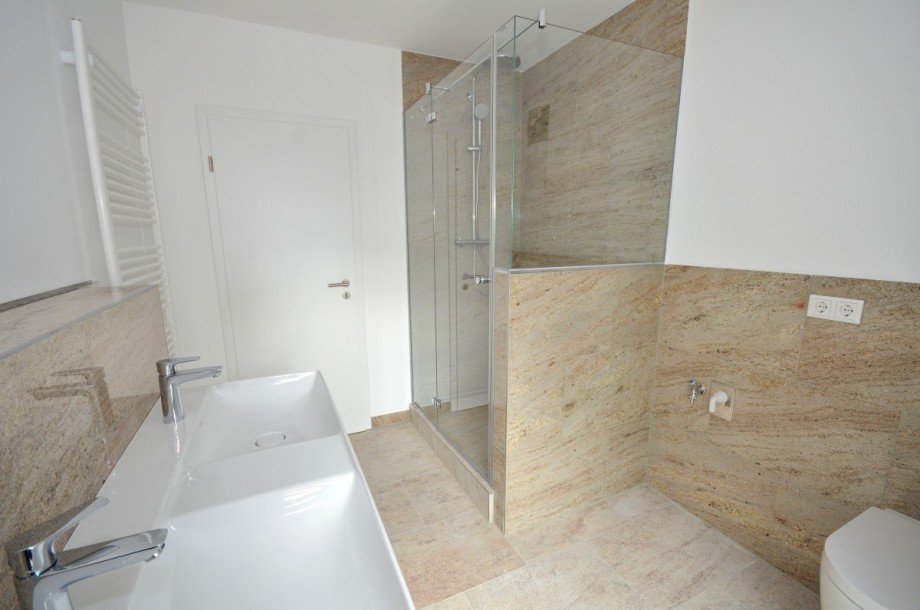 Badezimmer OG Maisonettewohnung Neu-Isenburg