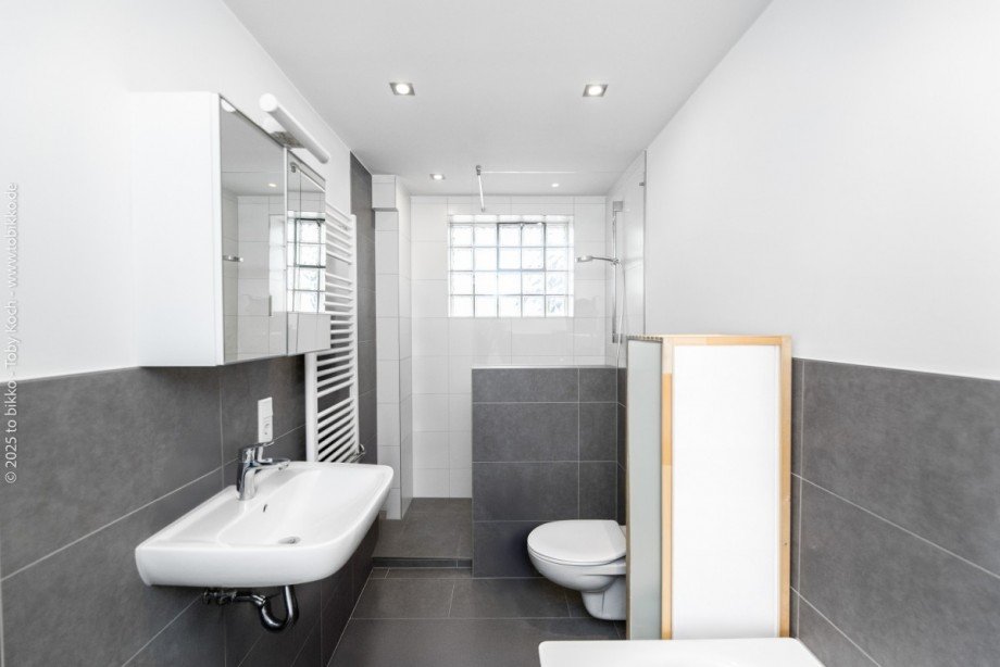 Badezimmer Erdgeschoss Zweifamilienhaus M�hlheim am Main