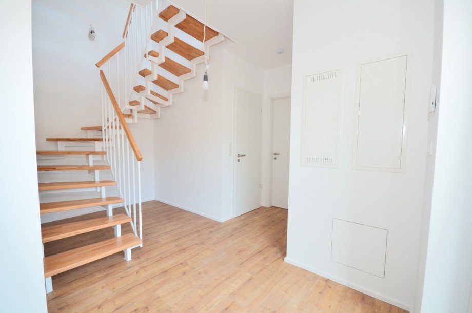 Treppenaufgang 1.OG Stadthaus Neu-Isenburg