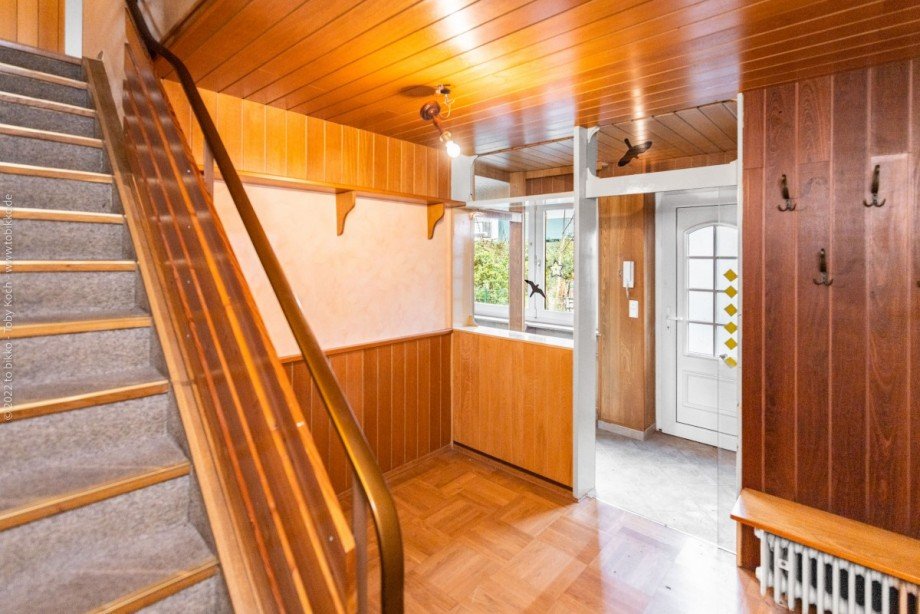 Essbereich mit Treppe ins 1.OG Reihenmittelhaus Neu-Isenburg