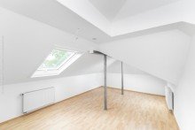 Schlafzimmer - DG Neu-Isenburg: Gewerbegrundst�ck mit Werkshalle, Wohnhaus und Garagen sowie attraktiven Bauoptionen