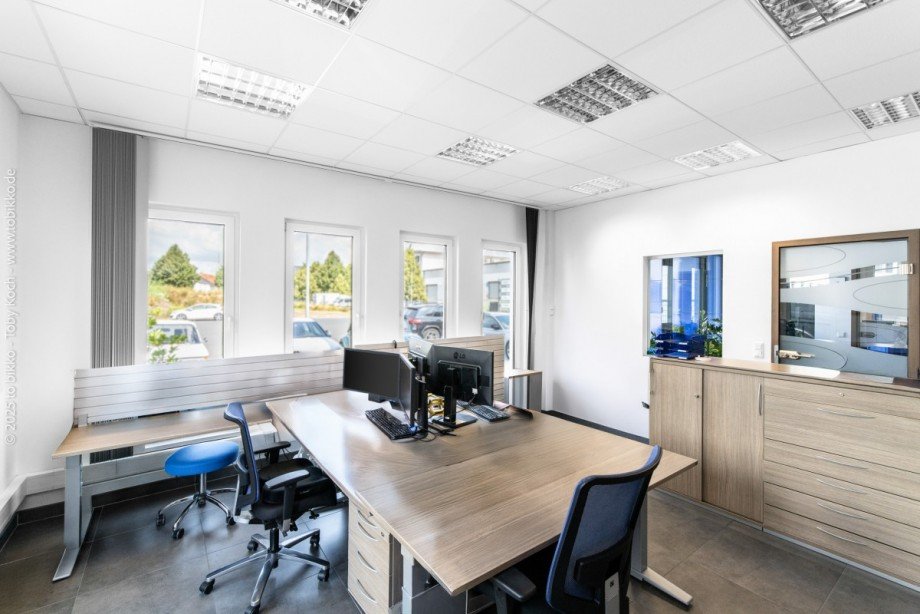 B�roraum / Empfang Halle / Lager / Produktion Seligenstadt