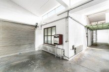 Lagerraum Neu-Isenburg: Gewerbegrundst�ck mit Werkshalle, Wohnhaus und Garagen sowie attraktiven Bauoptionen