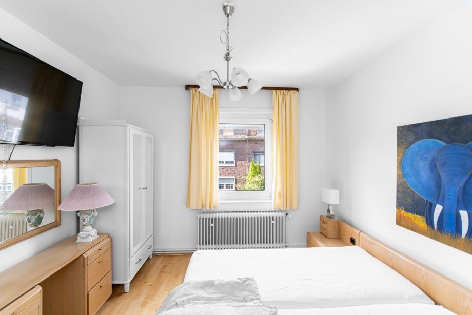 Schlafzimmer DG Mehrfamilienhaus Neu-Isenburg