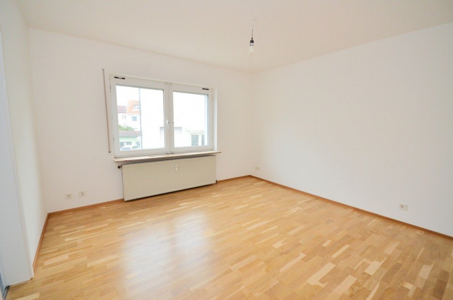 Schlafzimmer (2) mit Badezimmer Erdgeschosswohnung Neu-Isenburg
