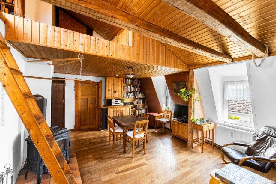 Wohnzimmer DG Mehrfamilienhaus Neu-Isenburg