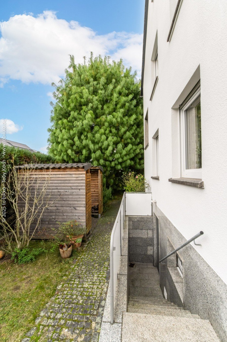 Kellerzugang Doppelhaush�lfte Neu-Isenburg