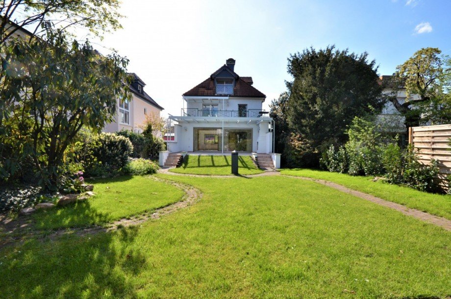 Gartenansicht Einfamilienhaus Neu-Isenburg