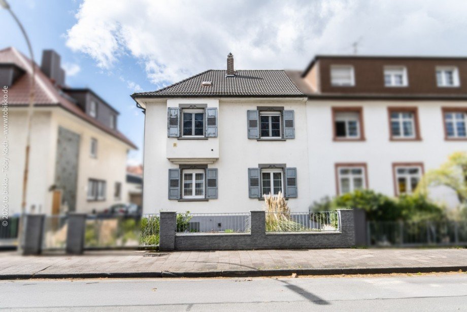 Hausansicht Stra�enseitig Doppelhaush�lfte Neu-Isenburg