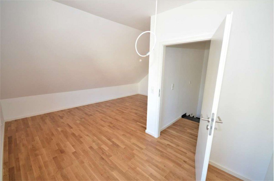Beispiel Schlafzimmer DG Reihenhaus Neu-Isenburg