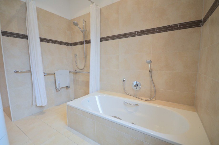 Badezimmer Dachgeschosswohnung Neu-Isenburg