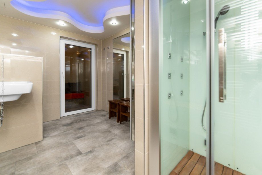 Badezimmer mit Dampfsauna Reihenmittelhaus Neu-Isenburg