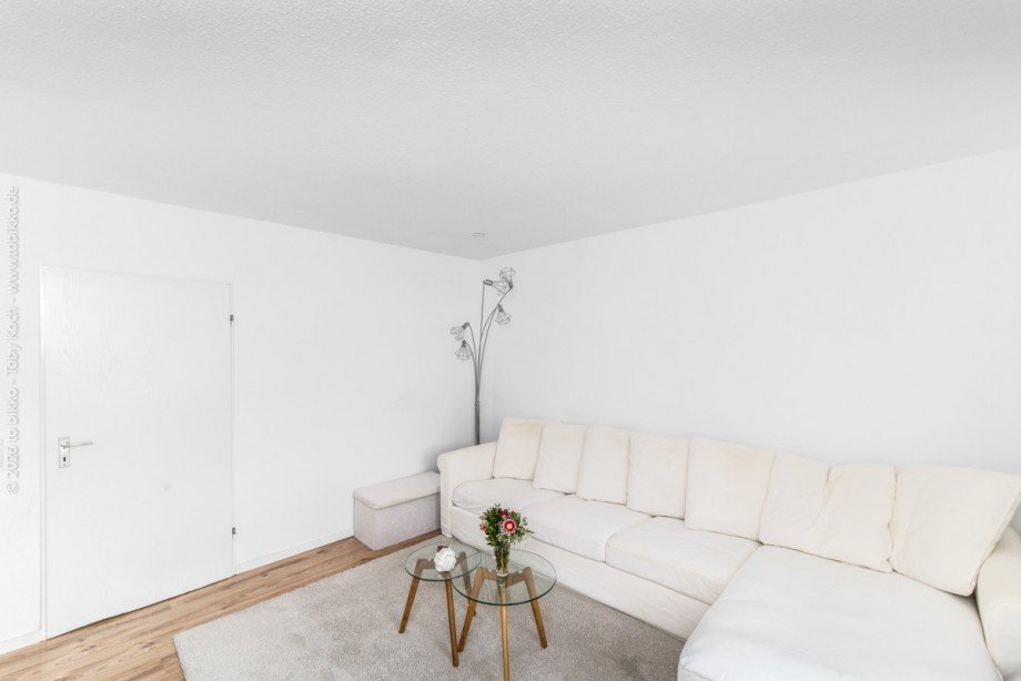 Hinterhaus - Wohnung 1.OG Wohnzimmer Mehrfamilienhaus Dreieich