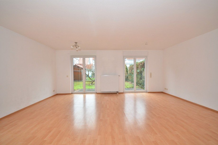 Wohn- und Esszimmer Doppelhaush�lfte R�dermark