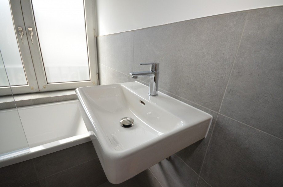 Waschbecken - OG Doppelhaush�lfte Neu-Isenburg