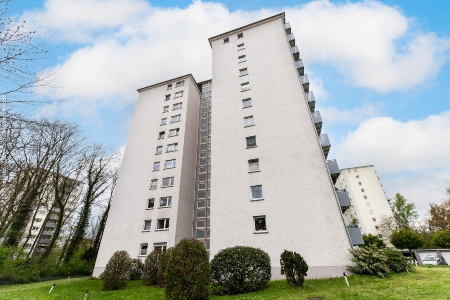 Stra�enansicht Etagenwohnung Neu-Isenburg