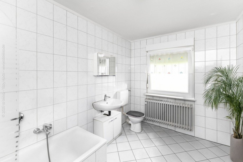 Badezimmer Vorderhaus Einfamilienhaus Neu-Isenburg