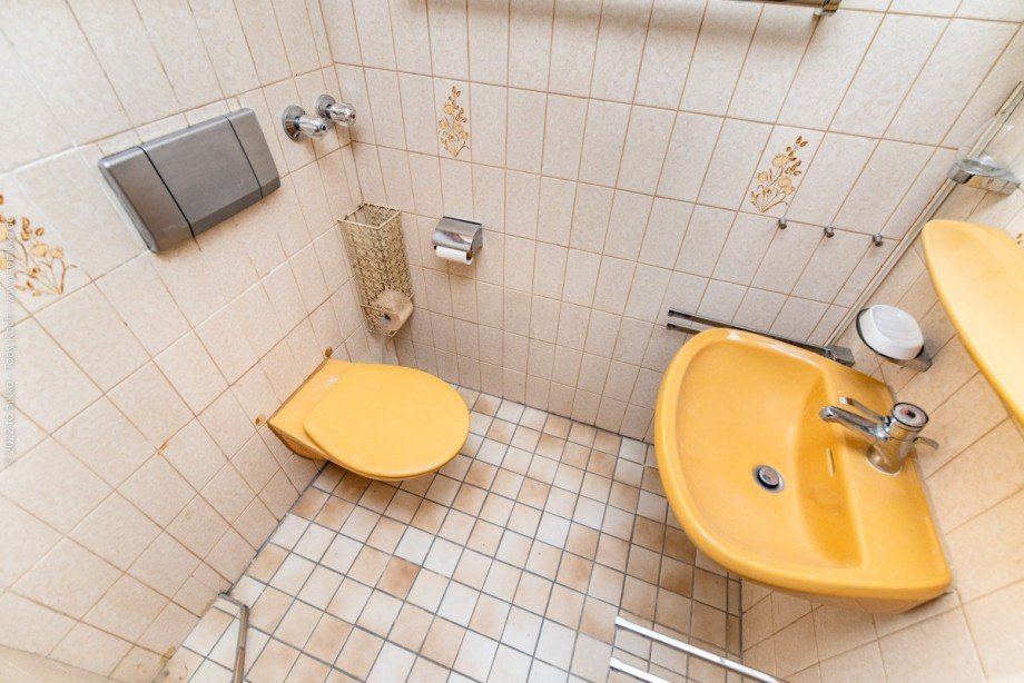 Badezimmer Bild 2 DG Reihenmittelhaus Neu-Isenburg