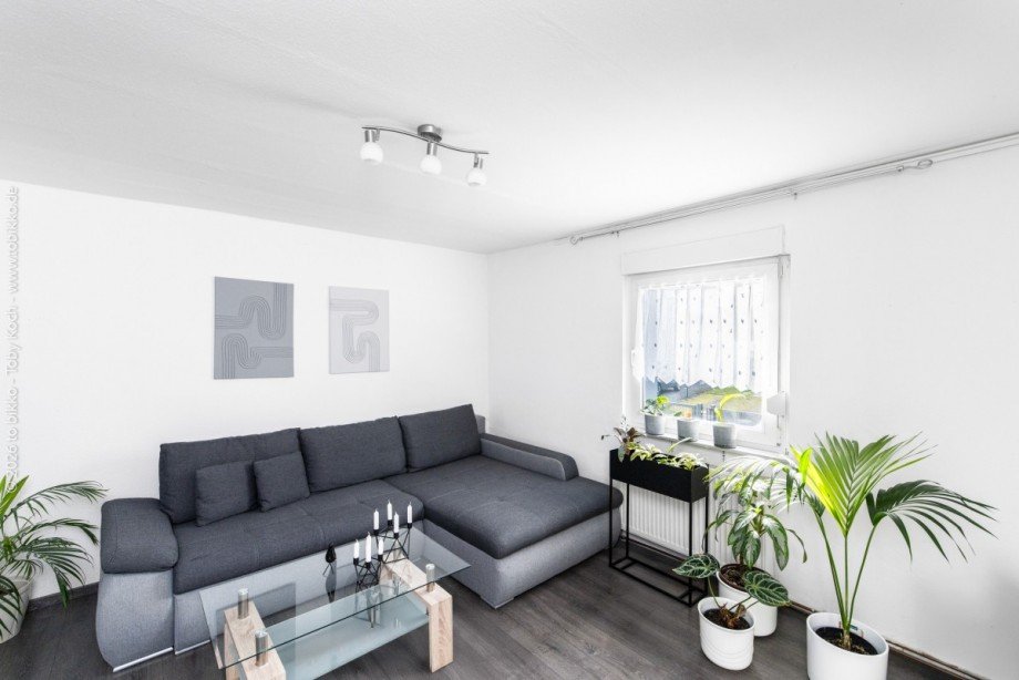Hinterhaus - Wohnung EG Wohnzimmer Mehrfamilienhaus Dreieich