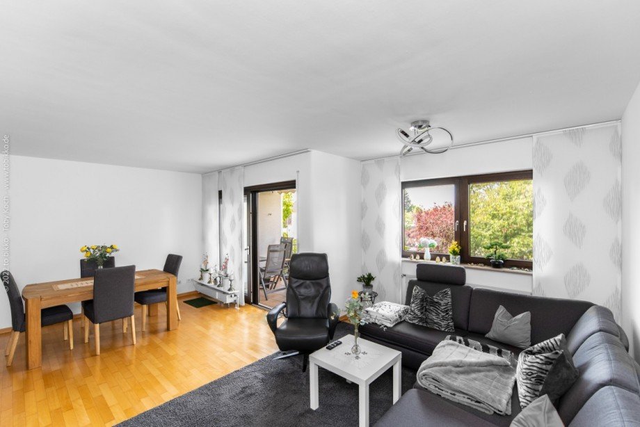 Wohn- und Esszimmer Etagenwohnung Neu-Isenburg
