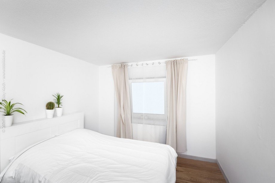 Hinterhaus - Wohnung 1.OG Schlafzimmer Mehrfamilienhaus Dreieich