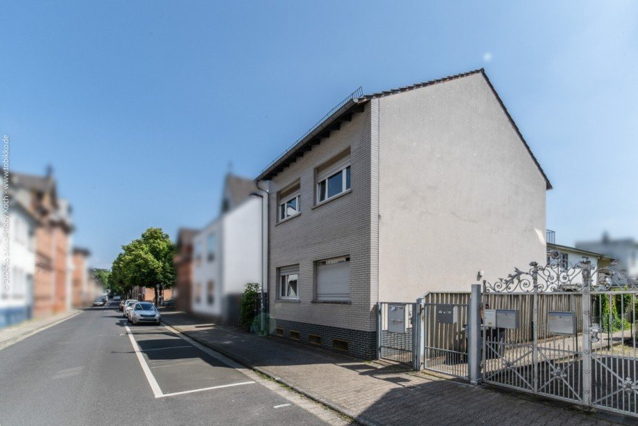 Hausansicht Zweifamilienhaus Neu-Isenburg