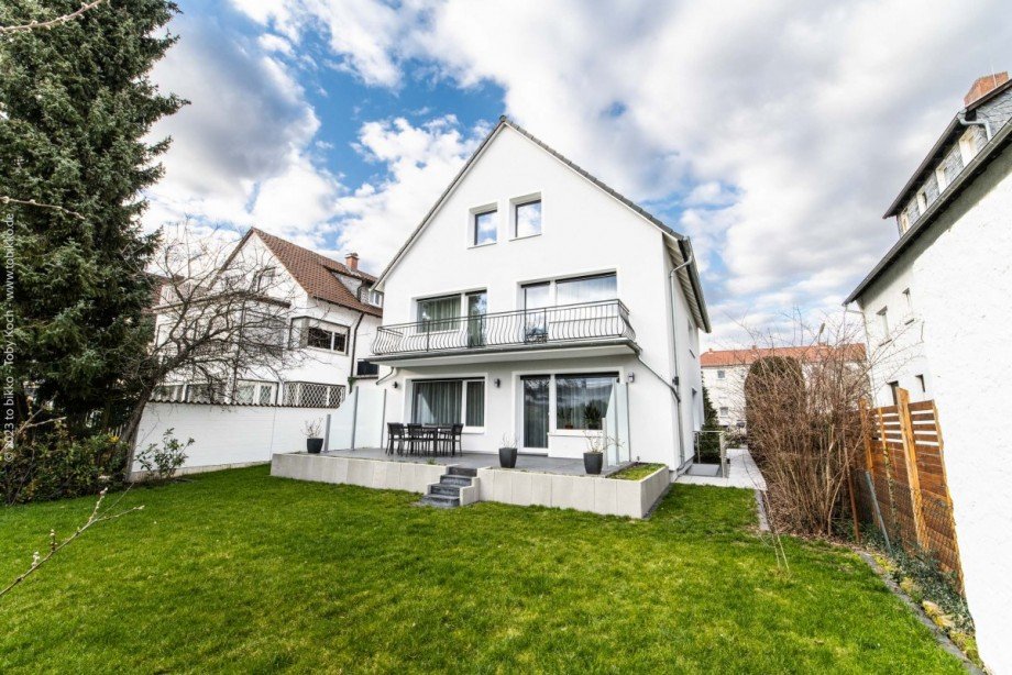 Gartenansicht Einfamilienhaus Neu-Isenburg