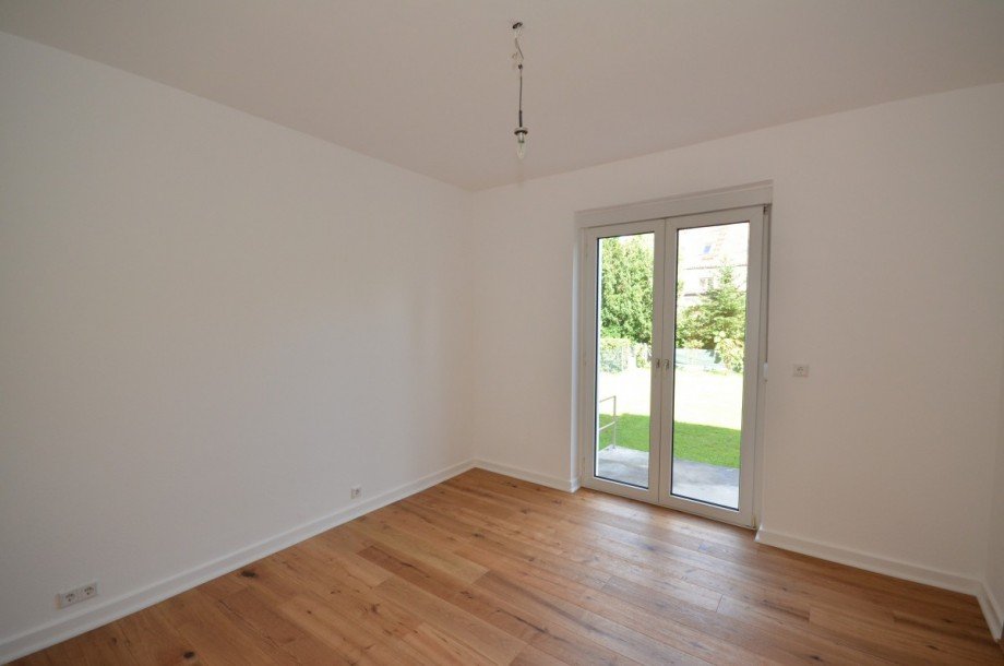 Zugang zur Terrasse - EG Doppelhaush�lfte Neu-Isenburg